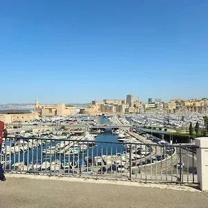 Appartrenove , Marseille France